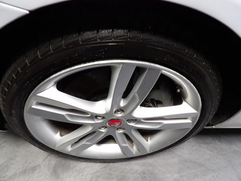 Used 2017 Jaguar XE Prestige AWD/4WD image 29
