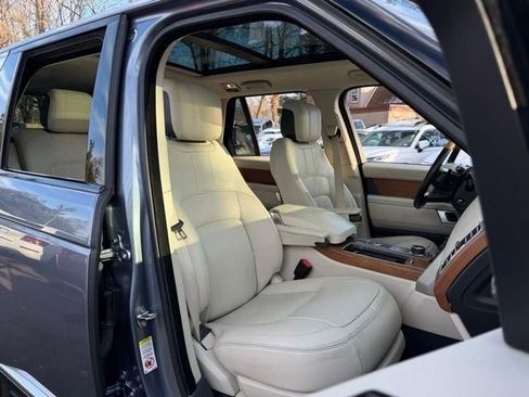 Used 2020 Land Rover Range Rover HSE image 10