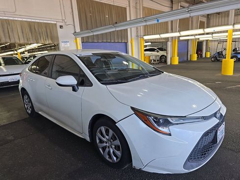Used 2020 Toyota Corolla LE w/ Carpet Mat Package (TMS) FWD image 3