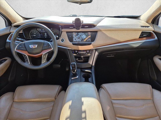 Used 2017 Cadillac XT5 Platinum w/ Driver Assist Package AWD/4WD image 18