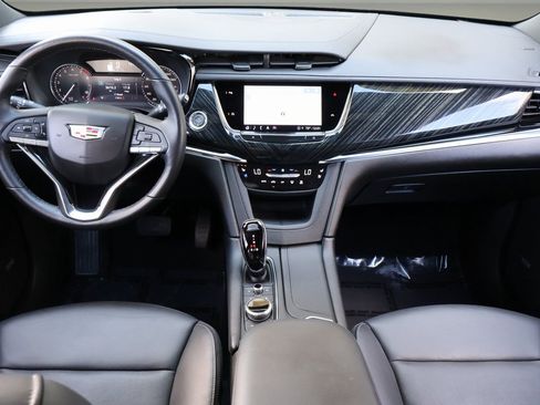 Certified 2025 Cadillac XT6 Premium Luxury image 15