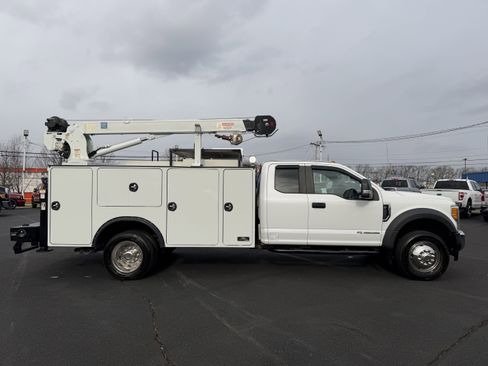 Used 2017 Ford F550 image 6