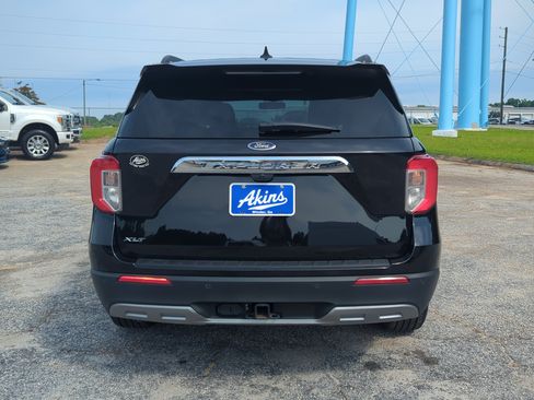 Certified 2023 Ford Explorer XLT w/ Equipment Group 202A RWD image 4