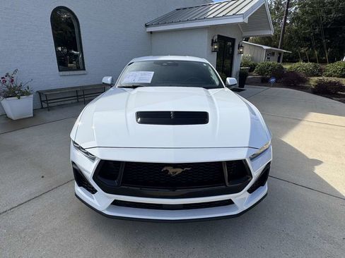 Used 2025 Ford Mustang GT Premium image 3