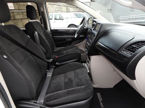 Used 2017 Dodge Grand Caravan SE w/ Power Window Group image 30