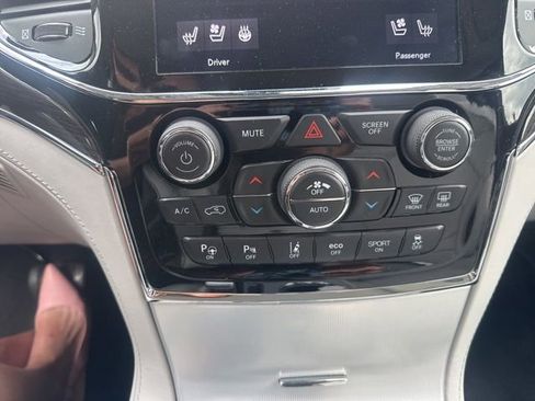 Used 2021 Jeep Grand Cherokee Summit AWD/4WD image 12