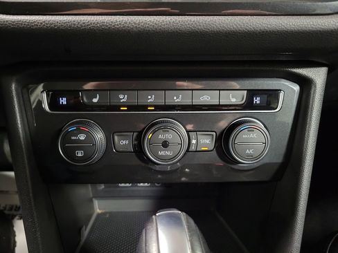 Used 2019 Volkswagen Tiguan SEL image 18