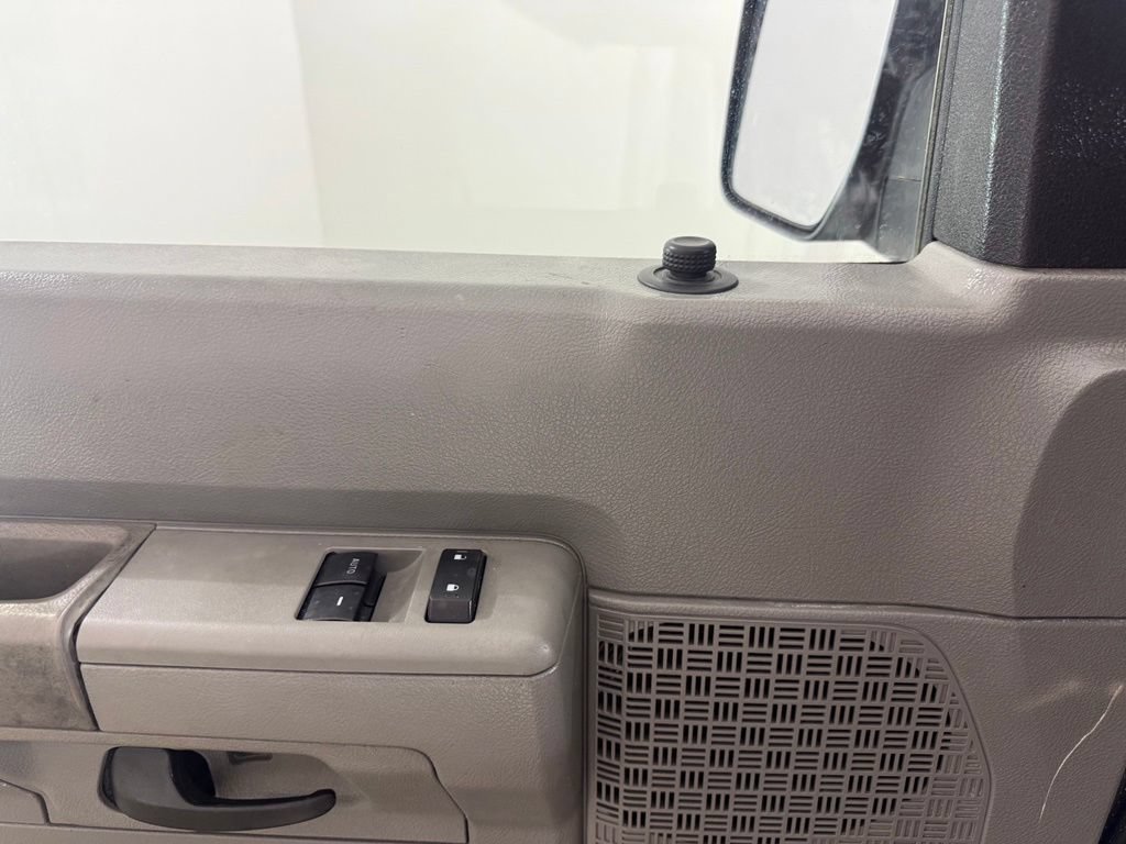 Used 2012 Ford E-350 and Econoline 350 XL RWD image 18