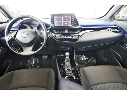 Used 2021 Toyota C-HR XLE FWD image 8