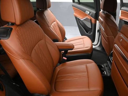 Used 2023 BMW X7 M60i w/ Executive Package AWD/4WD image 23