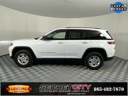 Used 2023 Jeep Grand Cherokee Laredo image 4