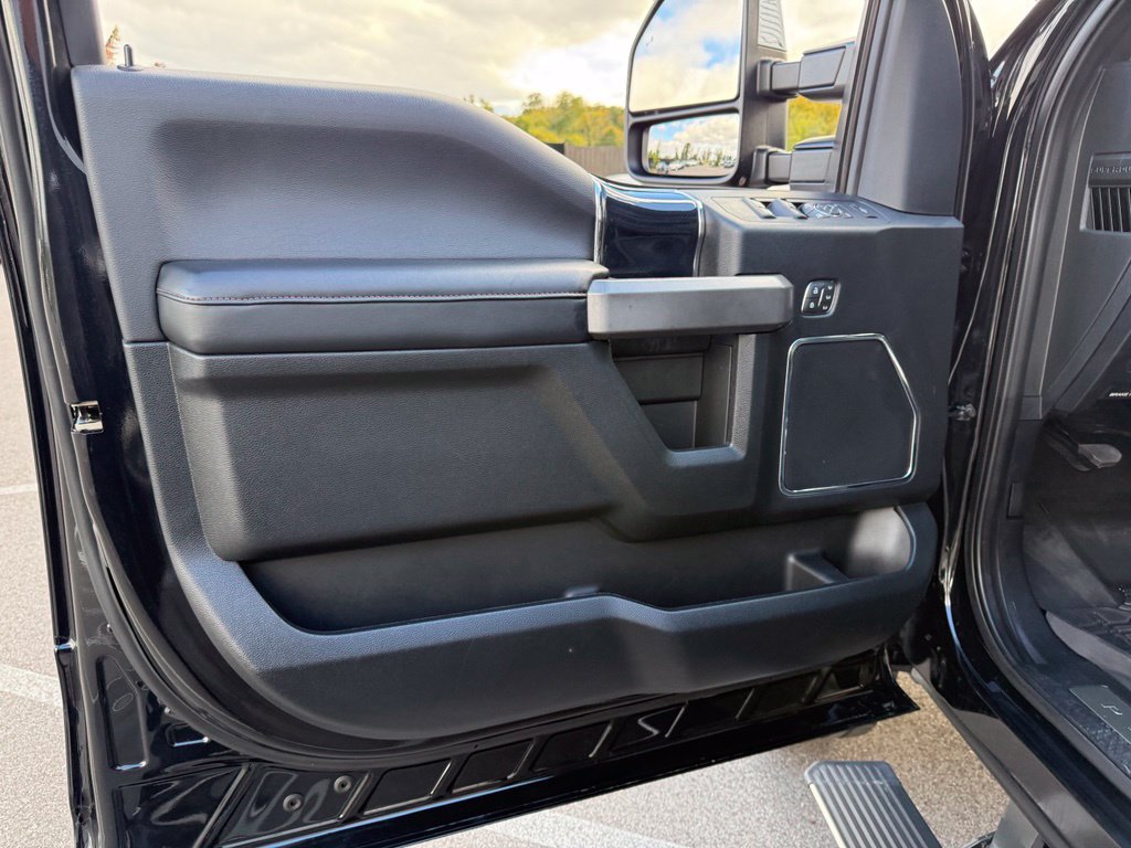 Used 2020 Ford F250 Platinum w/ Tremor Off-Road Package AWD/4WD image 29