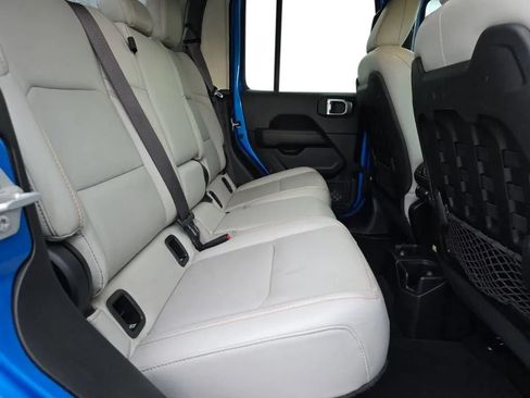 Used 2021 Jeep Gladiator Mojave AWD/4WD image 17