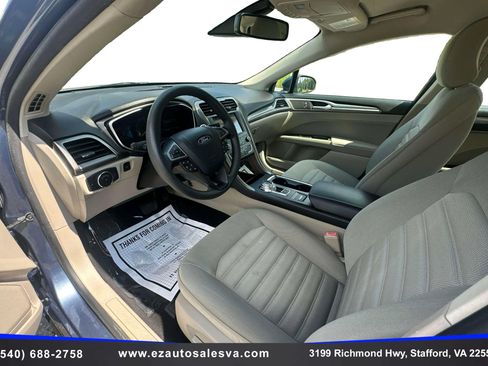 Used 2019 Ford Fusion SE FWD image 12