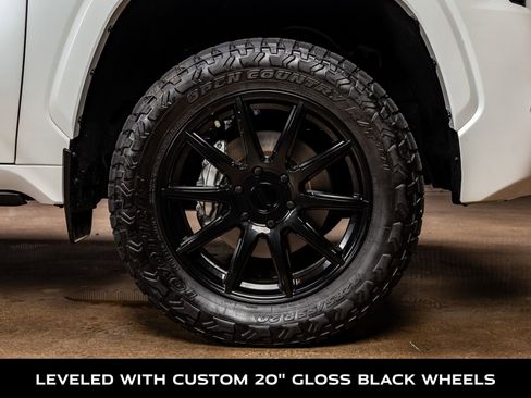 Used 2025 Toyota Sequoia Platinum image 11