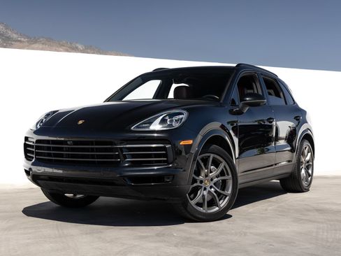 Certified 2023 Porsche Cayenne Platinum Edition AWD/4WD image 1