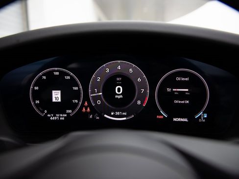 Certified 2025 Porsche 911 Carrera image 17