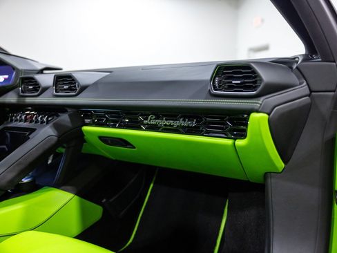Used 2023 Lamborghini Huracan EVO AWD/4WD image 34