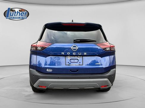 Used 2023 Nissan Rogue S AWD/4WD image 4