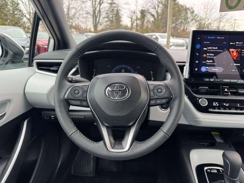 Used 2025 Toyota Corolla SE w/ SE Premium Package image 20