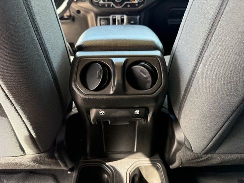 Used 2025 Jeep Gladiator Sport AWD/4WD image 23