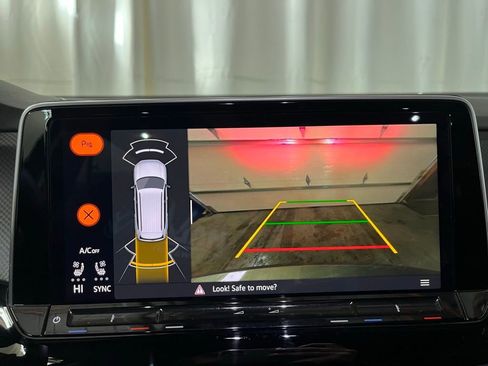 Certified 2024 Volkswagen Atlas Peak Edition SE image 18