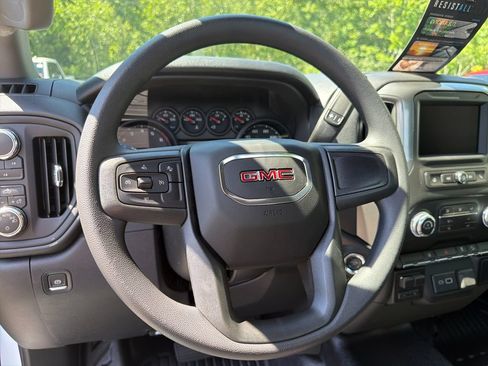 New 2026 GMC Sierra 2500 Pro w/ X31 Off-Road Package AWD/4WD image 16