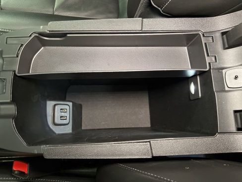 Used 2024 GMC Terrain SLT image 26