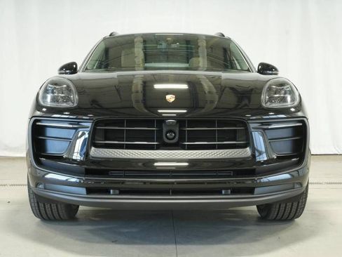 Certified 2026 Porsche Macan AWD/4WD image 11