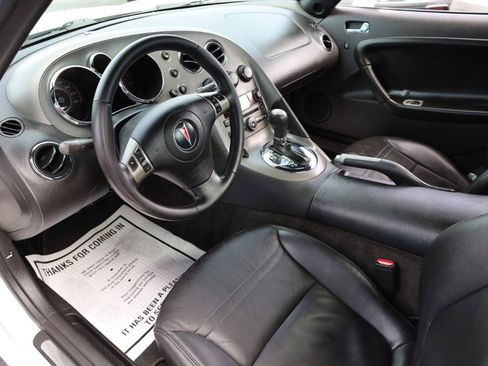 Used 2007 Pontiac Solstice GXP w/ Premium Package RWD image 10