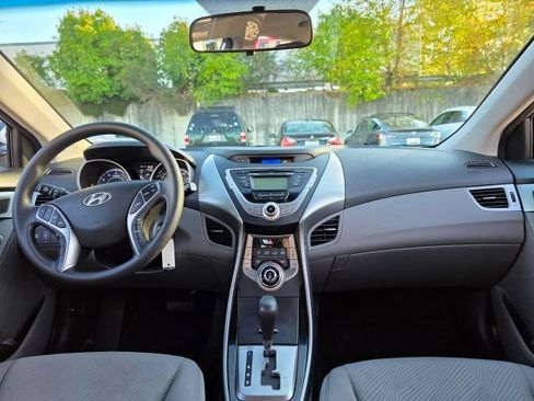 Used 2013 Hyundai Elantra GLS w/ Preferred Pkg image 10