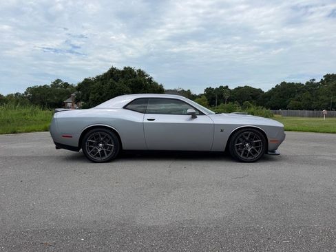 Used 2016 Dodge Challenger R/T Scat Pack RWD image 6