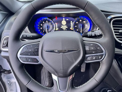New 2026 Chrysler Pacifica Select image 12