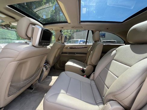Used 2011 Mercedes-Benz R 350 4MATIC image 24