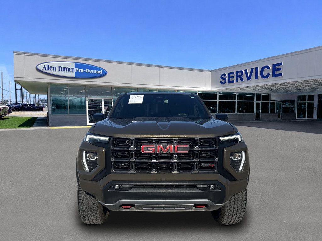Used 2025 GMC Canyon AT4 w/ Nightfall Edition AWD/4WD image 3