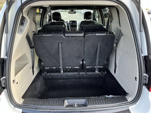 Used 2019 Dodge Grand Caravan SXT FWD image 21