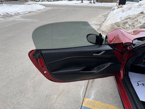 Used 2017 MAZDA MX-5 Miata Sport image 33