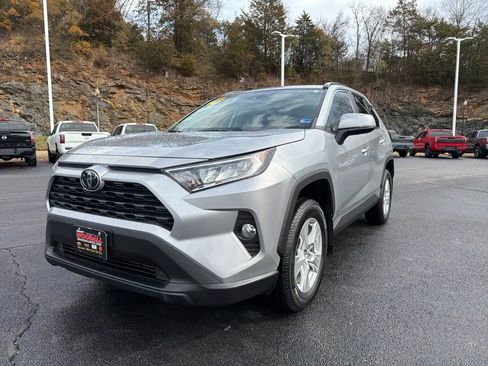 Used 2021 Toyota RAV4 XLE w/ Convenience Package image 1