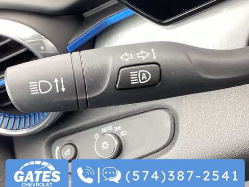 Used 2025 Chevrolet Trax LT w/ LT Convenience Package image 26