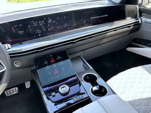 Certified 2025 Cadillac Escalade V w/ LPO, Floor Liner Package AWD/4WD image 20