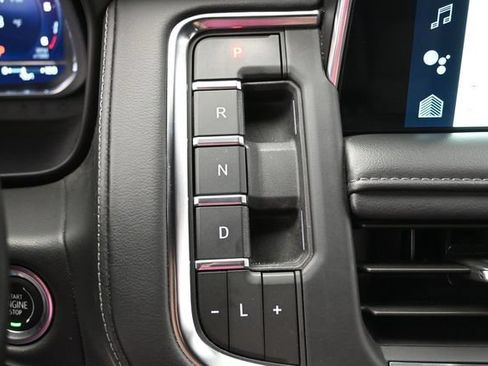 Used 2023 Chevrolet Suburban LT RWD image 24
