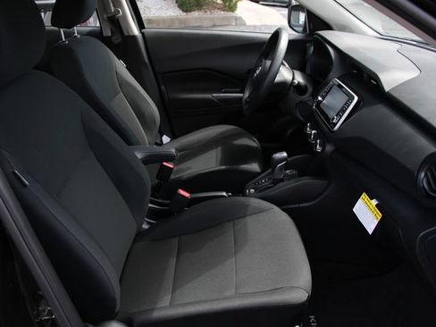 Used 2025 Nissan Kicks Play S FWD image 31
