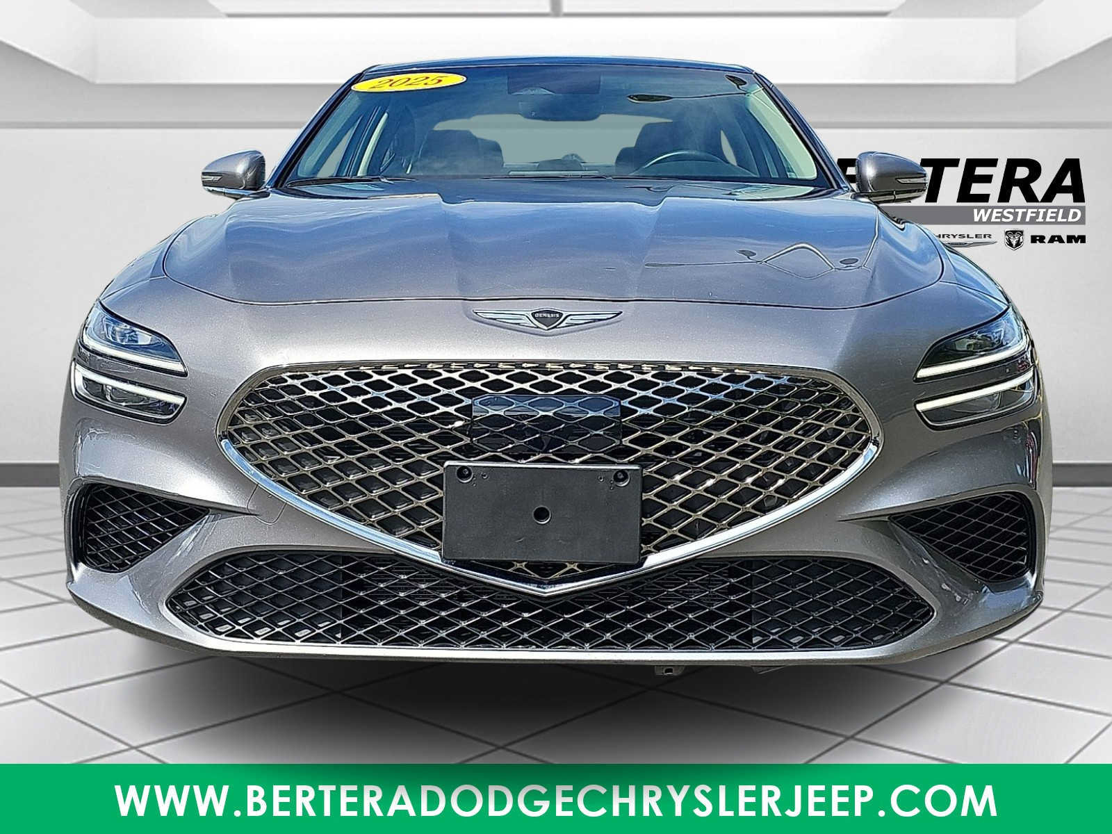 Used 2025 Genesis G70 2.5T RWD image 2