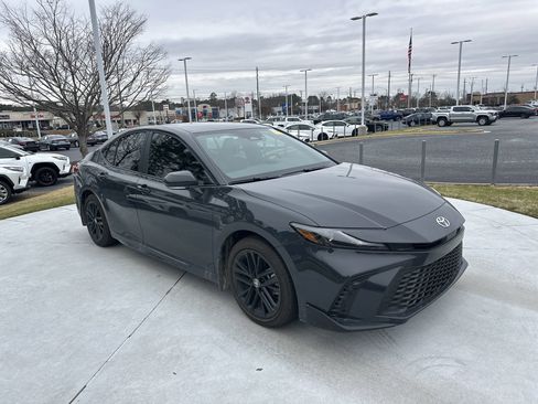 Certified 2026 Toyota Camry SE image 2