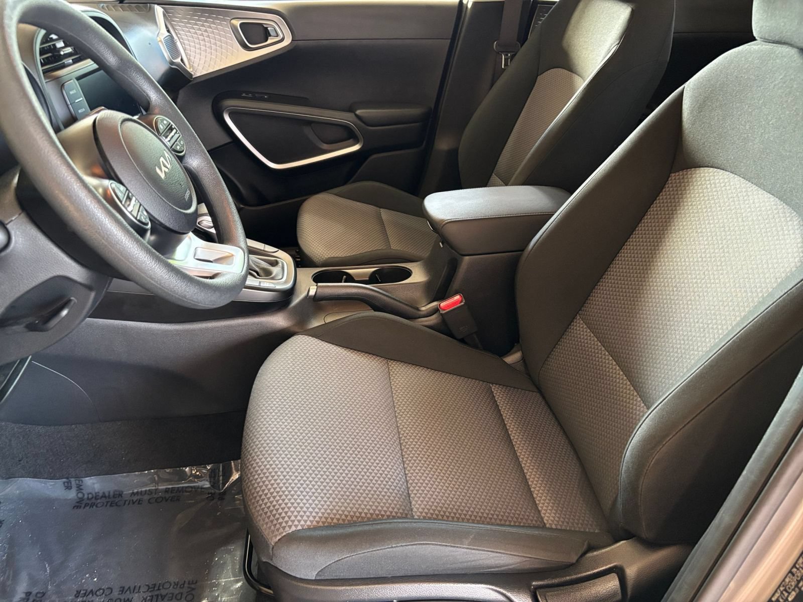 Used 2025 Kia Soul LX w/ LX Technology Package FWD image 24