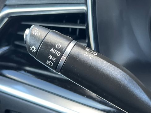 Used 2022 Cadillac XT6 Premium Luxury image 27