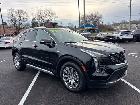 Used 2023 Cadillac XT4 Premium Luxury image 2