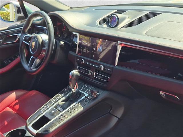 Used 2020 Porsche Macan AWD/4WD image 23