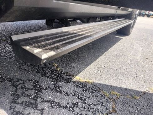 Used 2024 Chevrolet Tahoe High Country image 13