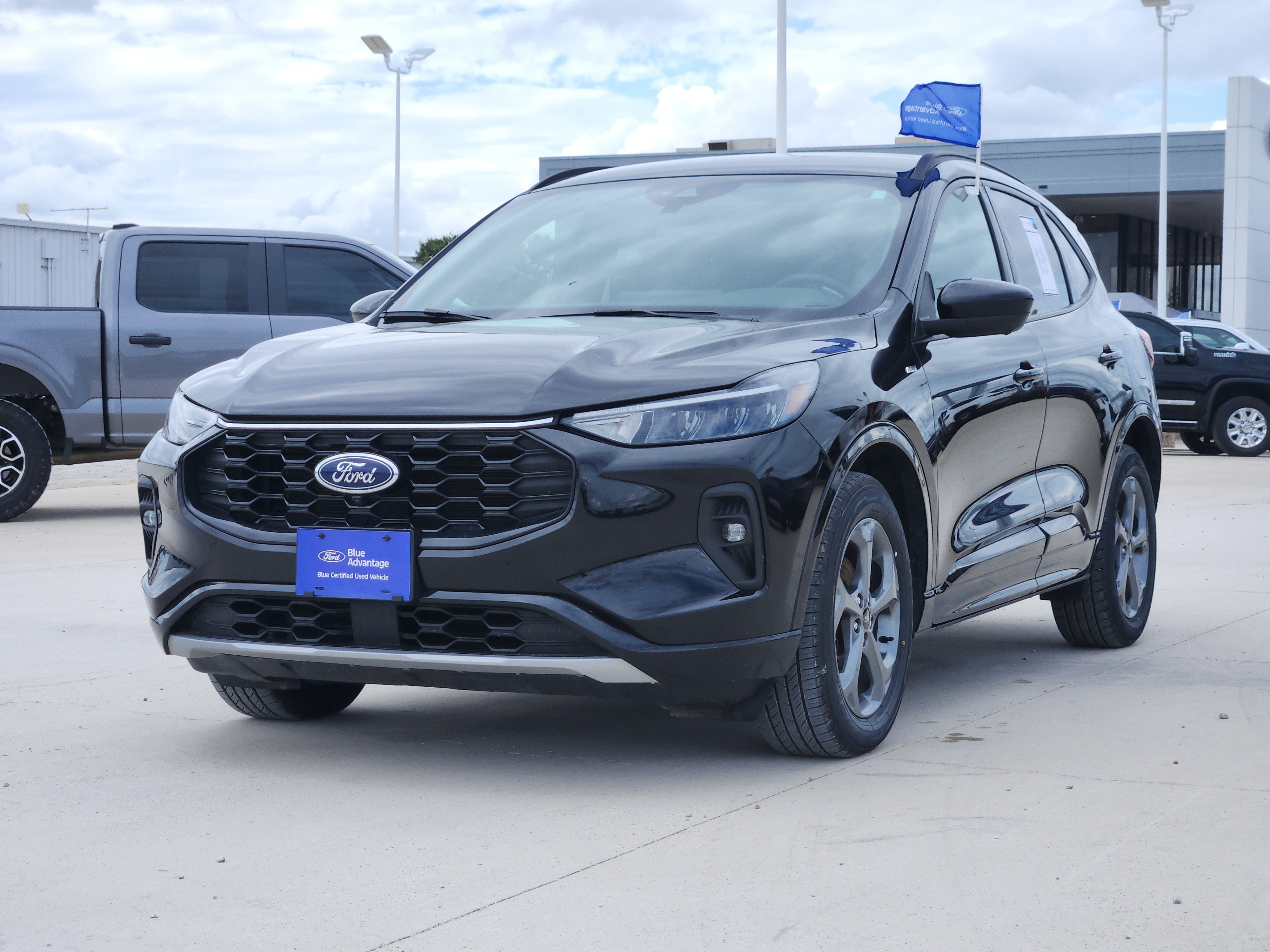 Used 2023 Ford Escape ST-Line Select w/ Tech Pack #2 AWD/4WD image 3